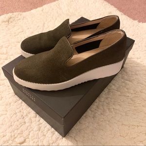 BARNEYS NEW YORK Olive Loafers Platform Slip On